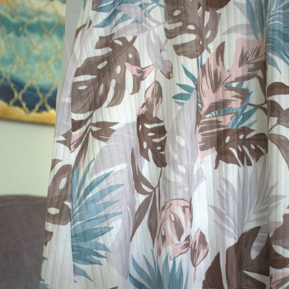 FLJ Studio | Sleeveless Palm Leaf Blouse - Picture 8 of 9